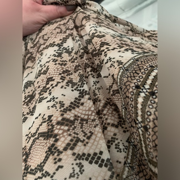 Reba snake skin print tan and black jumpsuit size xl - Picture 3 of 4